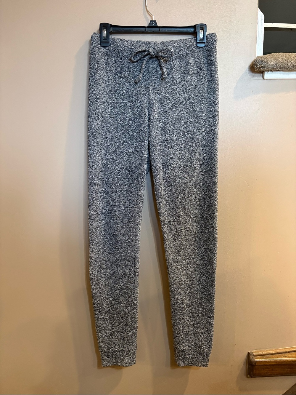 Express women’s Cozy Gray Knit Joggers w/ Drawstring Waist size small